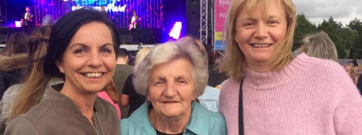 Moyra Fullerton (82) walks 5k a day for Cancer Focus NI