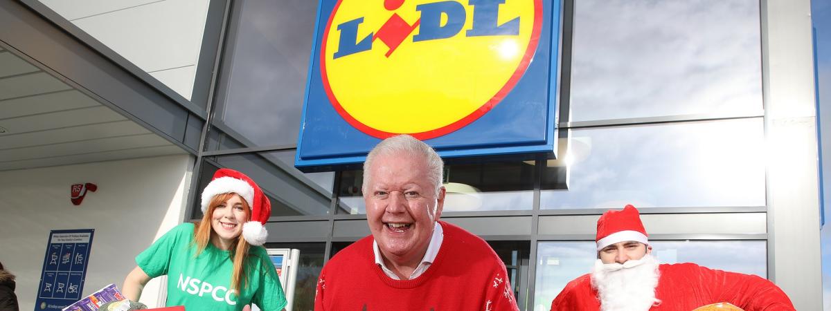 Julian Simmons launches Lidl Northern Ireland Christmas Trolley Dash in aid of NSPCC