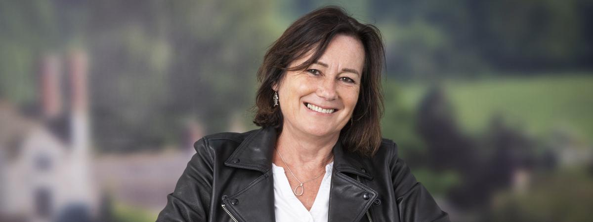 Dr Lucy Johnstone