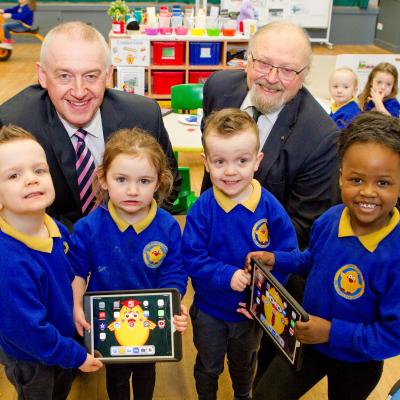 Dylan, Caoimhe, Dexter and Honey-Rae  from Chirpy Chicks Pre-School Playgroup with Peter Smyth and Erskine Holmes UCIT